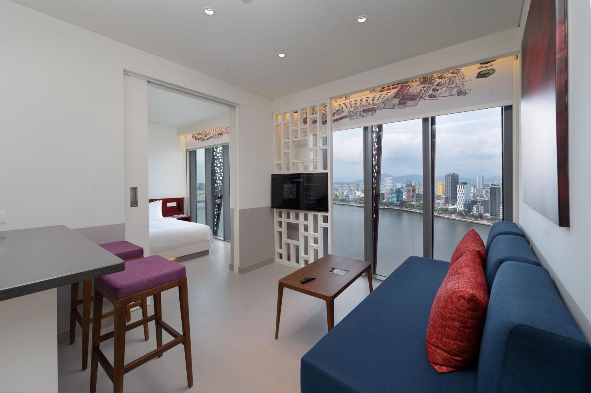 Wink Icon Hotel Danang Riverside - Luxury Suites - 24Hrs Stay & Rooftop Pool Bar מראה חיצוני תמונה