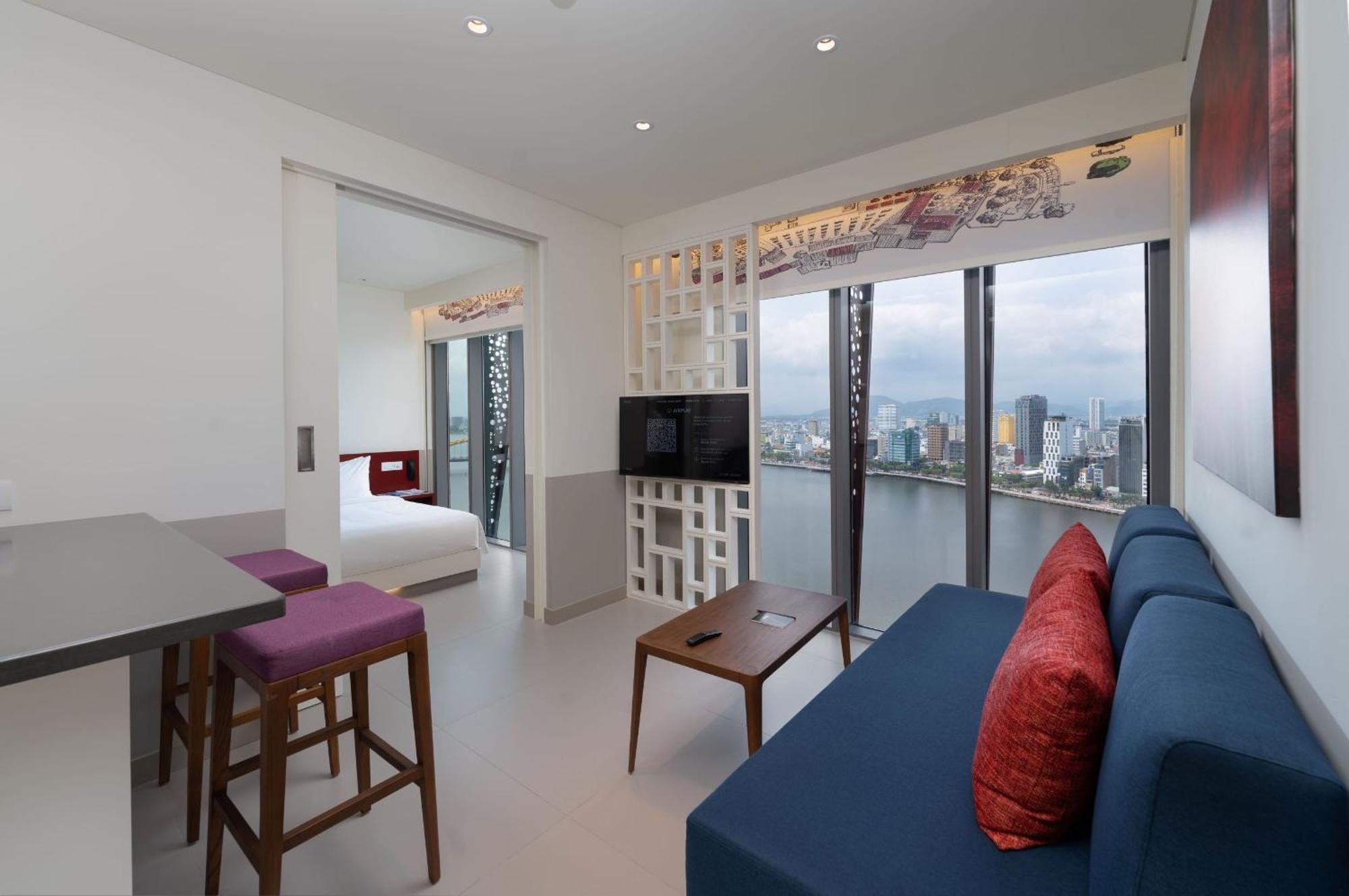 Wink Icon Hotel Danang Riverside - Luxury Suites - 24Hrs Stay & Rooftop Pool Bar מראה חיצוני תמונה