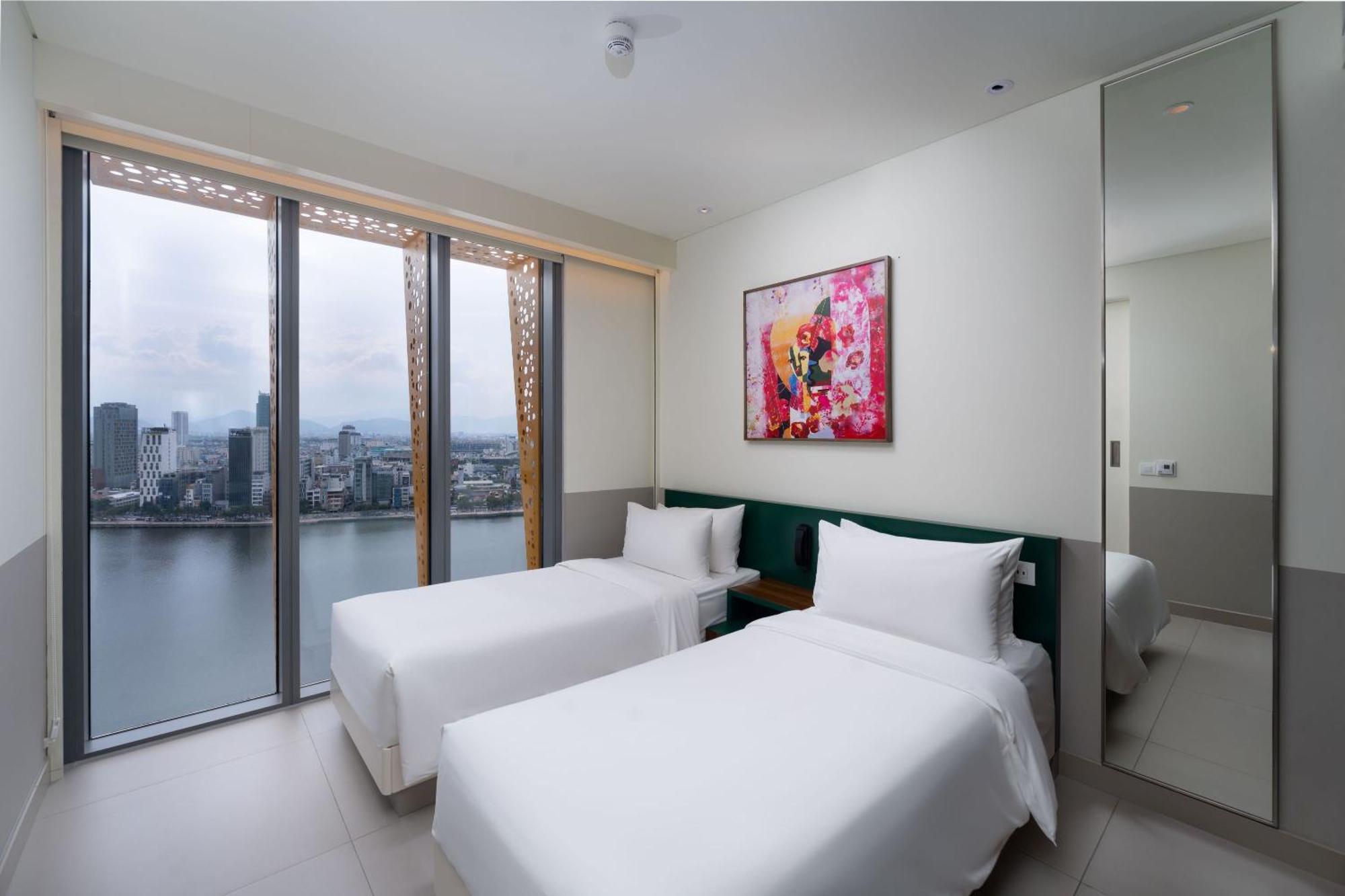 Wink Icon Hotel Danang Riverside - Luxury Suites - 24Hrs Stay & Rooftop Pool Bar מראה חיצוני תמונה