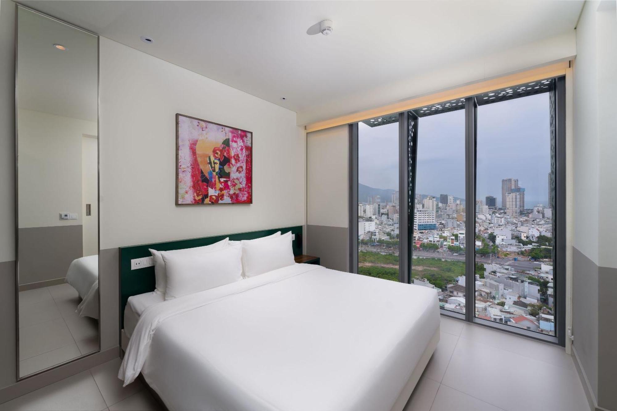 Wink Icon Hotel Danang Riverside - Luxury Suites - 24Hrs Stay & Rooftop Pool Bar מראה חיצוני תמונה