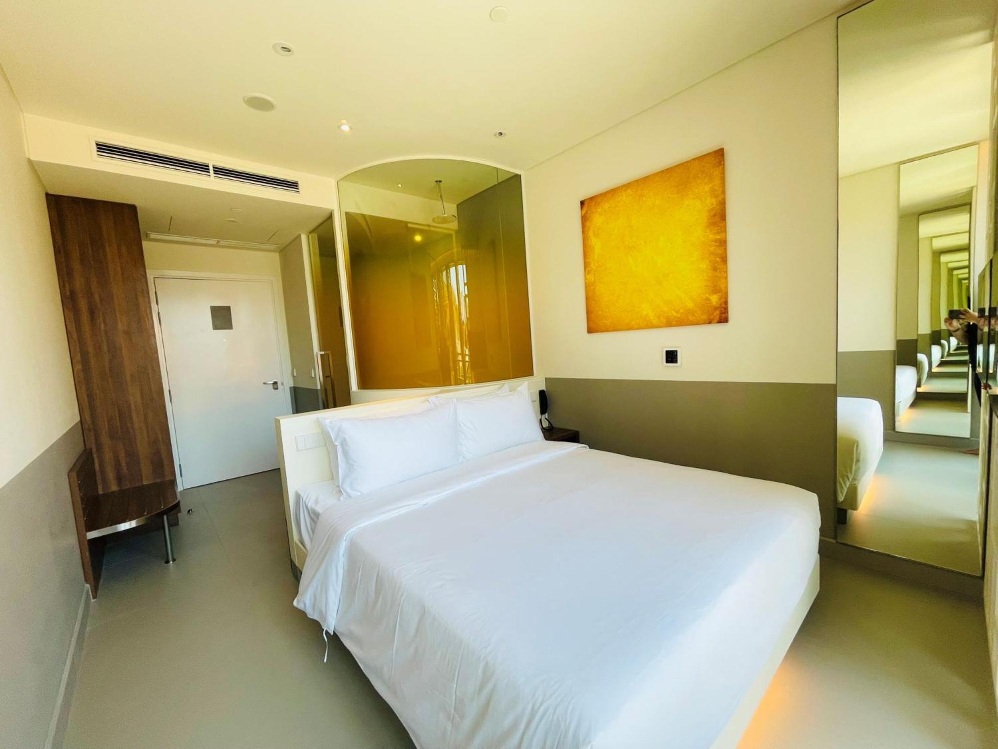 Wink Icon Hotel Danang Riverside - Luxury Suites - 24Hrs Stay & Rooftop Pool Bar מראה חיצוני תמונה