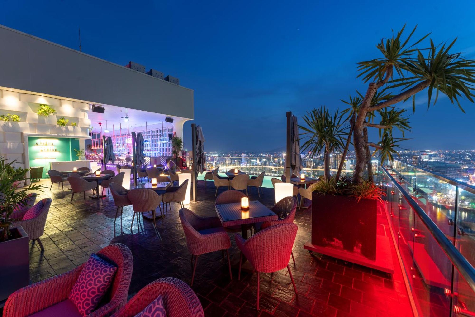 Wink Icon Hotel Danang Riverside - Luxury Suites - 24Hrs Stay & Rooftop Pool Bar מראה חיצוני תמונה